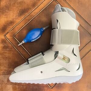 NEW Aircast SP Walker Brace Pneumatic Ankle Brace Walking Boot Size Small